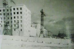 Нижний Тагил. Строится дом улицы Ленина № 57а, кинотеатр "Родина" Сдан дом в 1958 г.