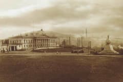 Нижний Тагил. Памятник В.И.Ленину уже на своём месте. Открыт в 1925 году.