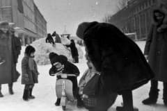 Нижний Тагил. Новогодняя площадь. 1992 год.
